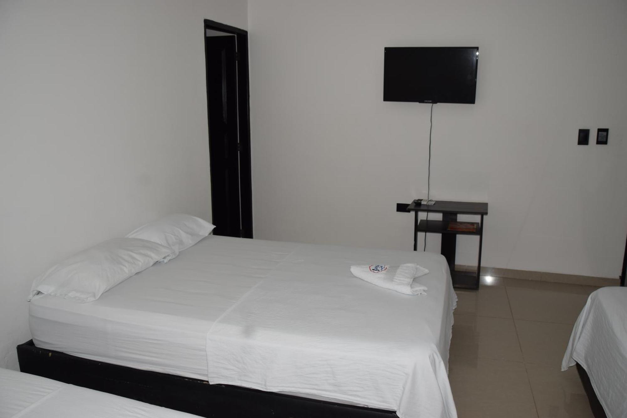Hotel Barcelona Montería Esterno foto