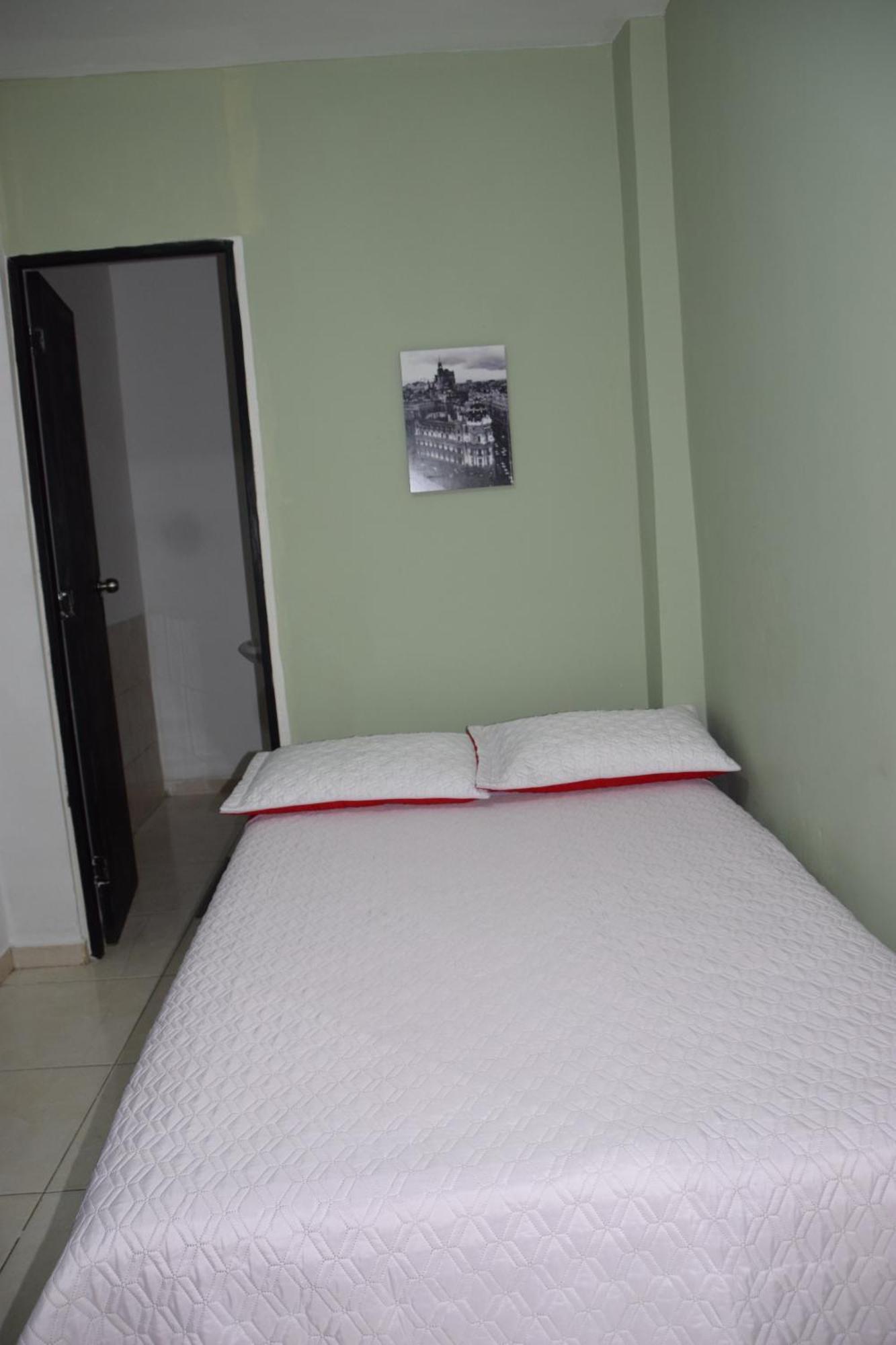 Hotel Barcelona Montería Esterno foto