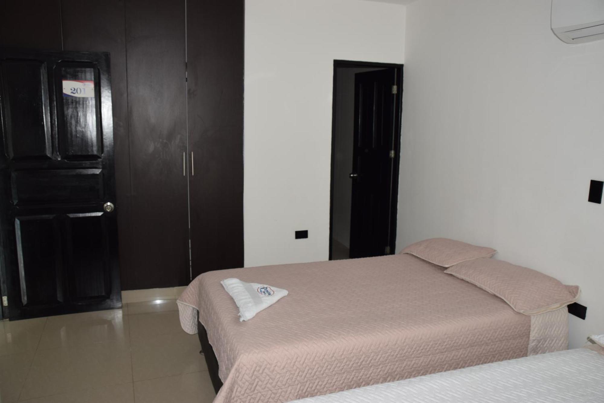 Hotel Barcelona Montería Esterno foto